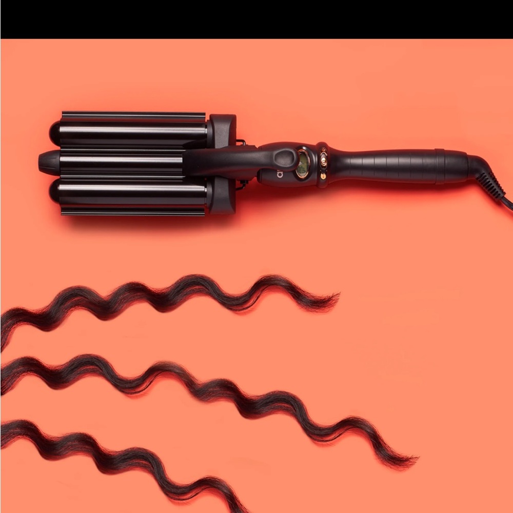 Amika Black Hair Styling Tool